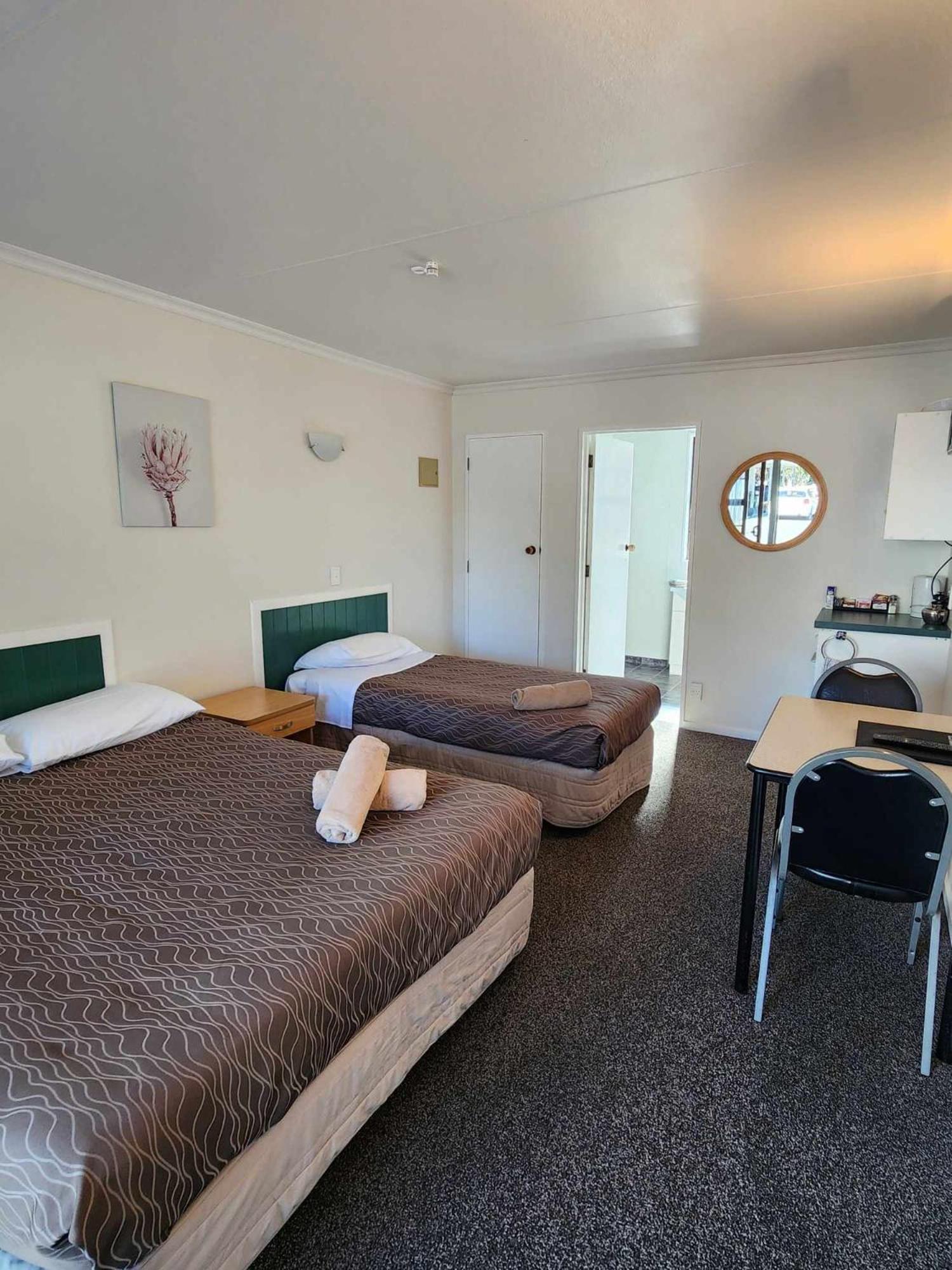 Bulls Motel & Holiday Park Halcombe Экстерьер фото